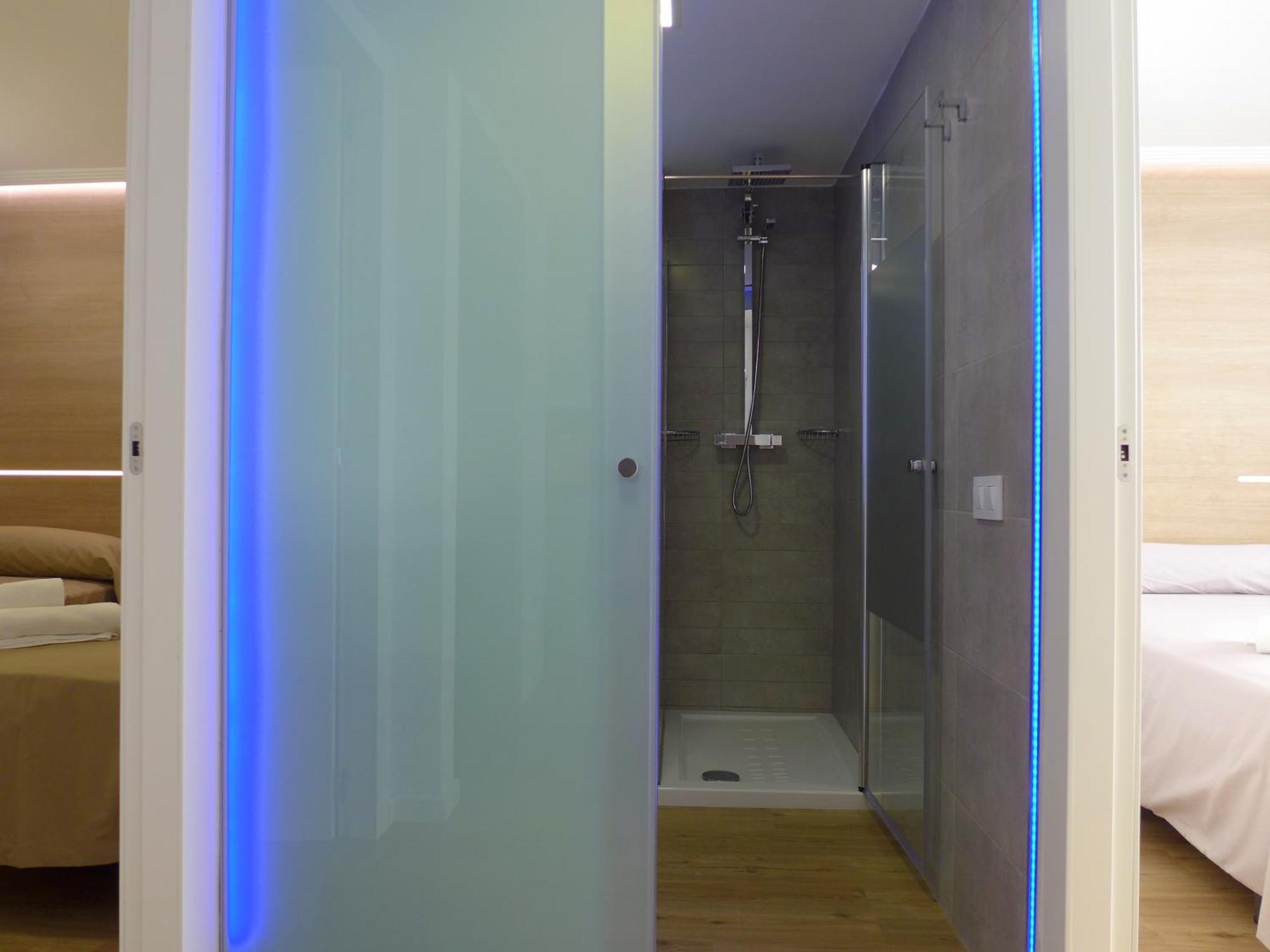 Rentalmar Navarra Family Suites Salou Chambre photo
